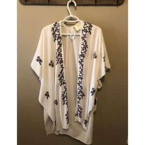 Cover up/ light cardigan